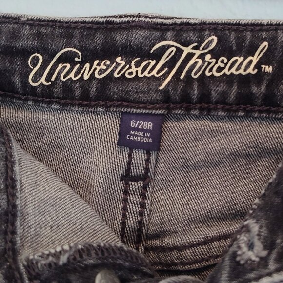 Universal Thread, High Rise Shortie, 6/28R - Picture 4 of 4
